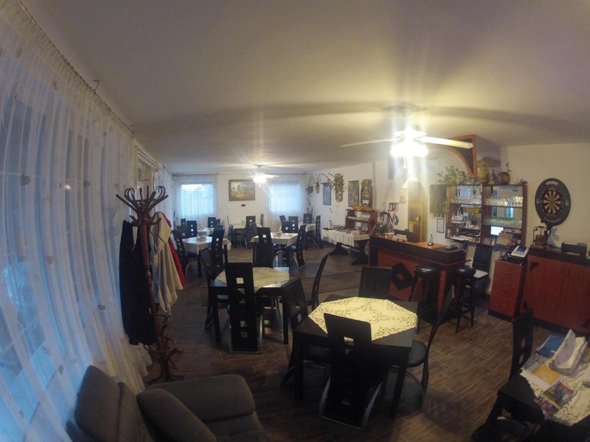 Olympos Panzio Hotel Budaörs Екстериор снимка