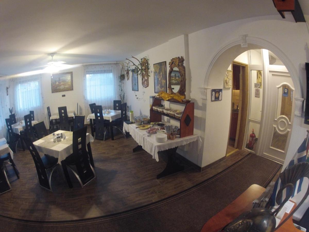 Olympos Panzio Hotel Budaörs Екстериор снимка