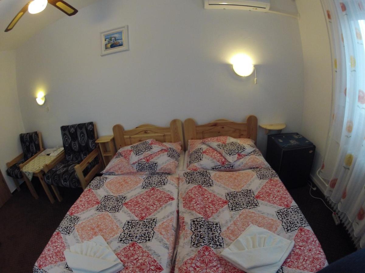 Olympos Panzio Hotel Budaörs Екстериор снимка