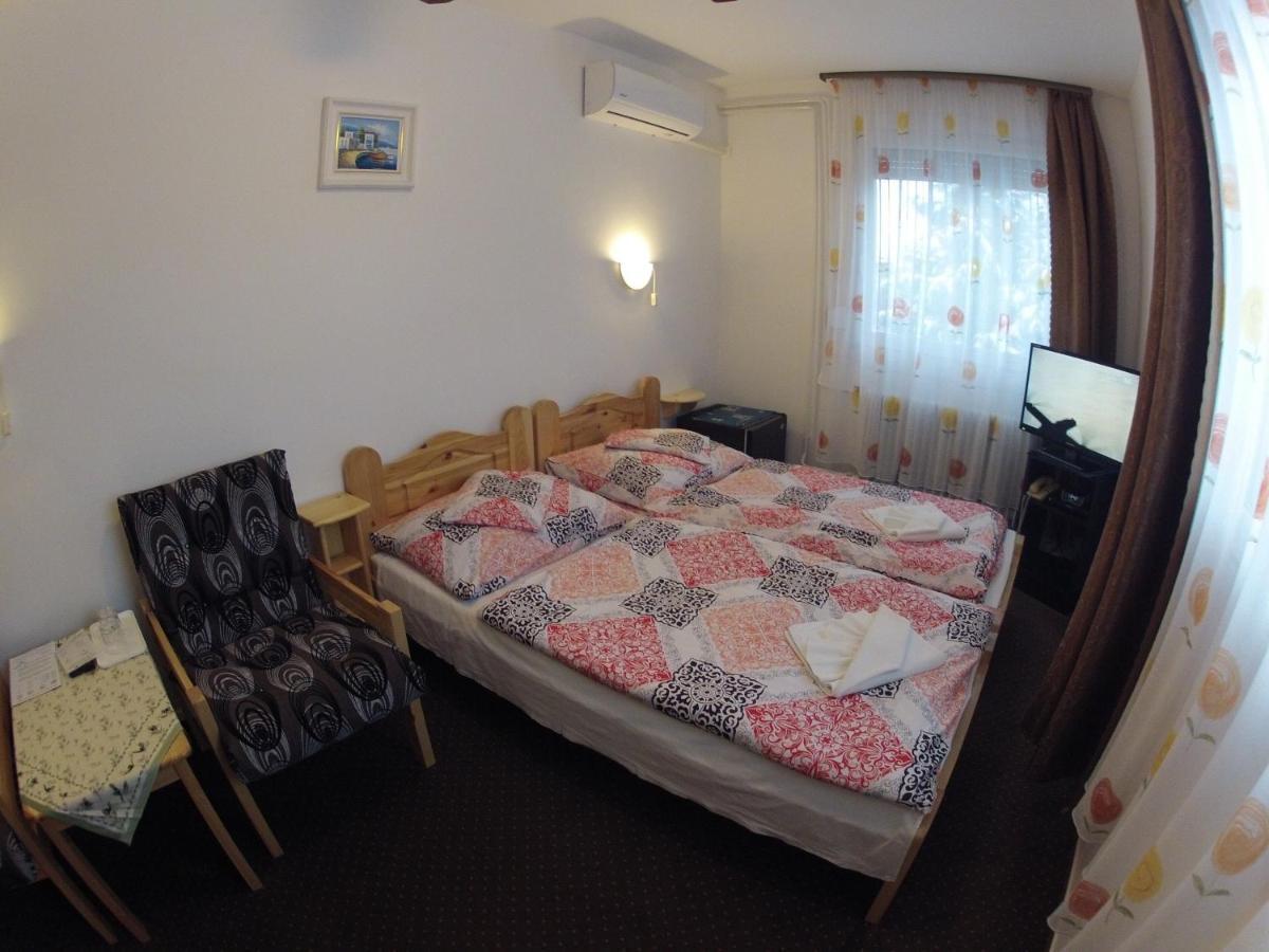 Olympos Panzio Hotel Budaörs Екстериор снимка