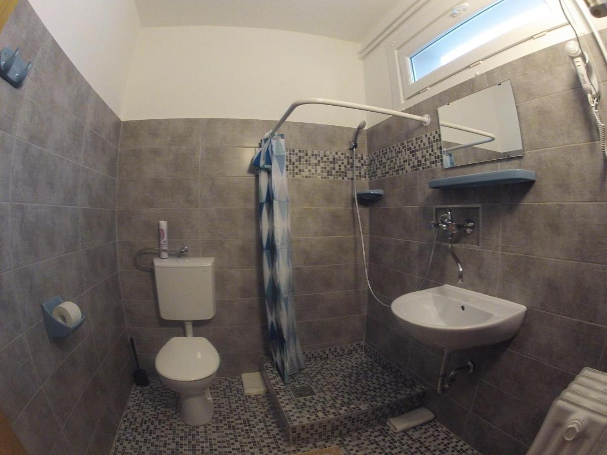Olympos Panzio Hotel Budaörs Екстериор снимка