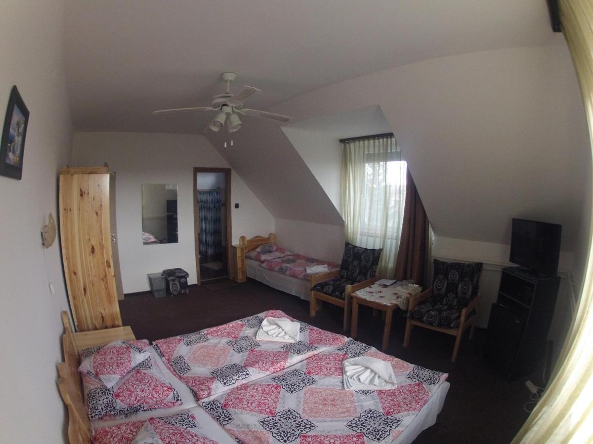 Olympos Panzio Hotel Budaörs Екстериор снимка